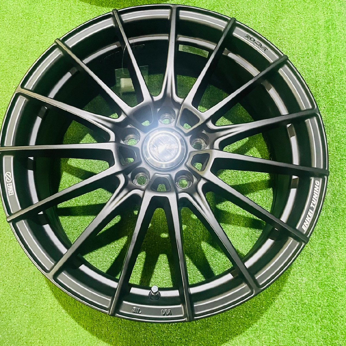 【激安大特価，お買い得】 ●【激熱！】ENKEI　TUNING　FC01　18×7.0J＋48　114.3/5穴　ヴェゼル、レヴォーグ、CX-5、CX-3等　札幌豊平区発【店頭引取OK】●