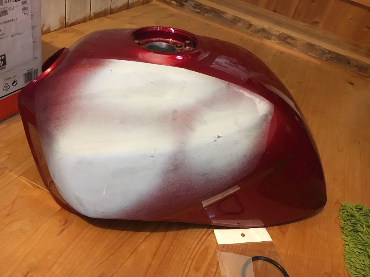 ZRX1200R 純正タンク レッド系　美品　錆なし ZRX1200DAEG ダエグ カワサキ純正品 ガソリンタンク タンク 塗装用に