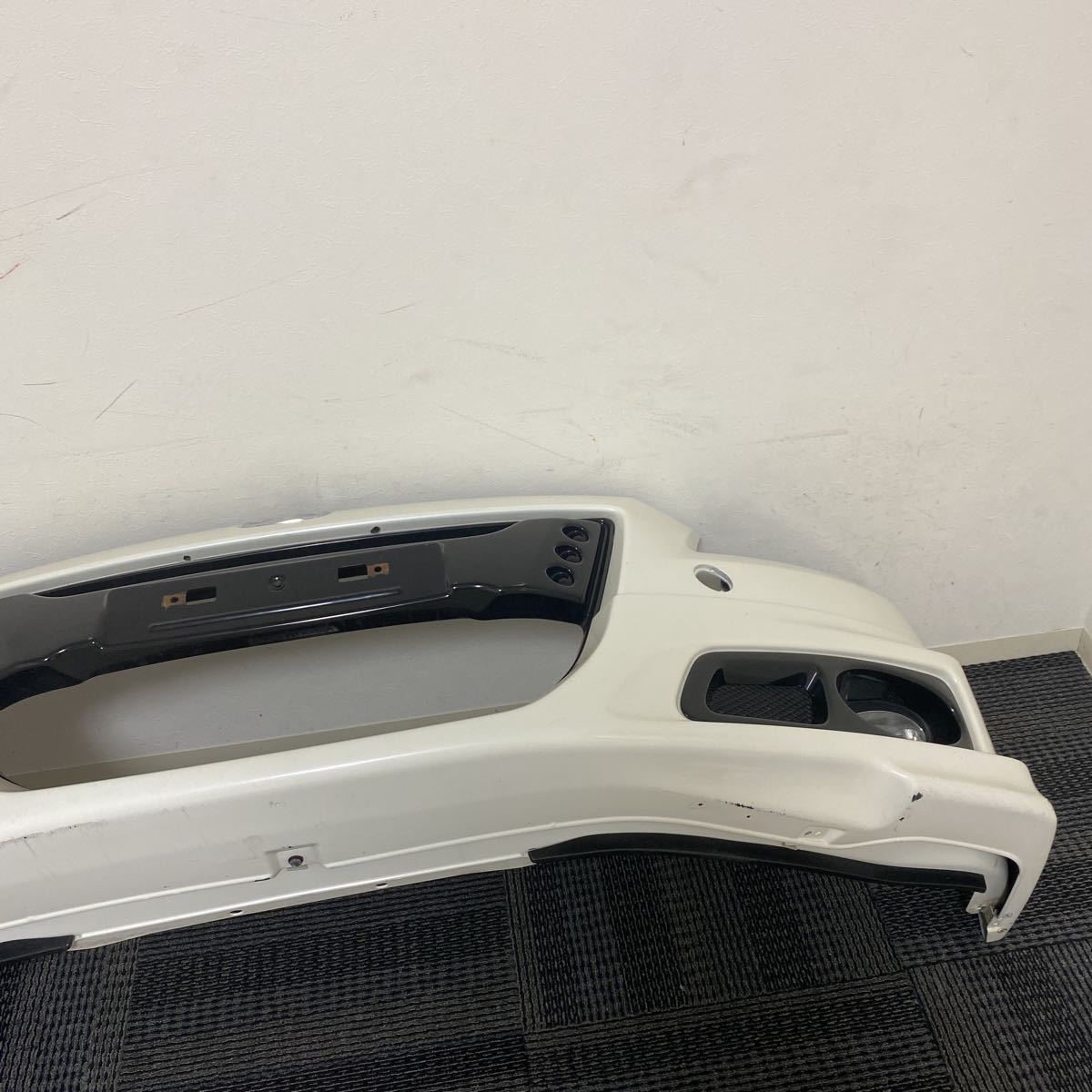 中古品＞ホンダ CR-Z ZF1 前期 純正 フロントバンパー NH624P ホワイト 