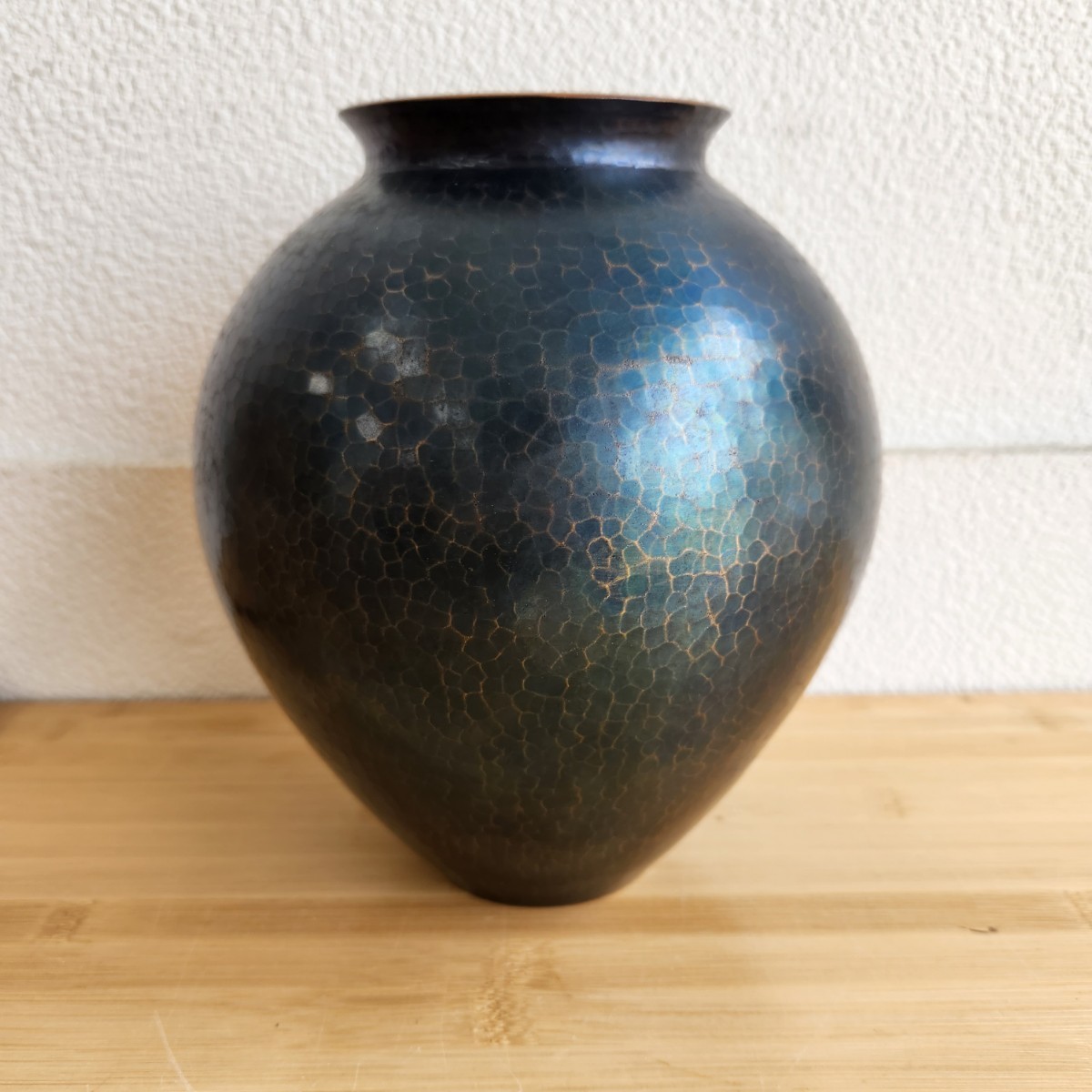 美品　伝統工芸品 玉川堂　鎚起銅器　花瓶 　桐箱付き 玉川堂 花瓶 鎚起銅器 紫金 銅製 煎茶道具 華道 花器 共箱 桐箱(花器