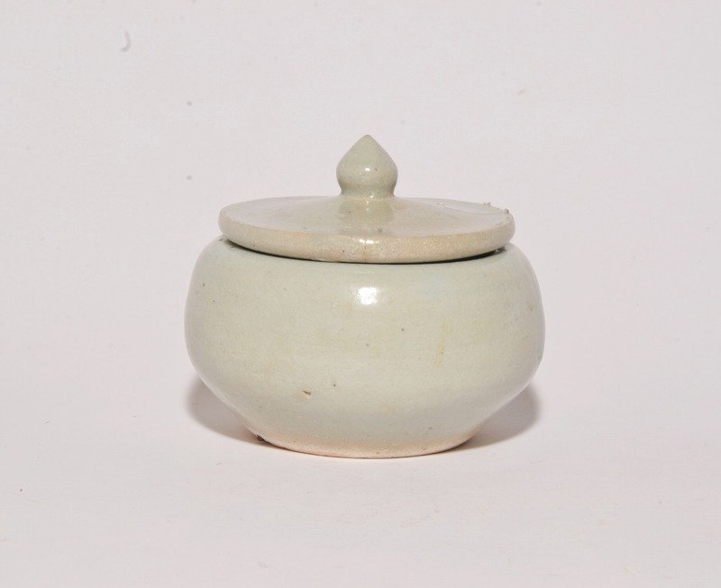 李朝 | 李朝白磁合子 朝鮮古美術 古美術いもと 李朝白磁香合 外径8.2cm