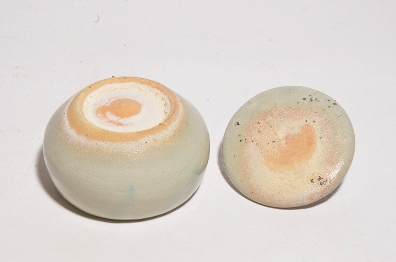 李朝 | 李朝白磁合子 朝鮮古美術 古美術いもと 李朝白磁香合 外径8.2cm