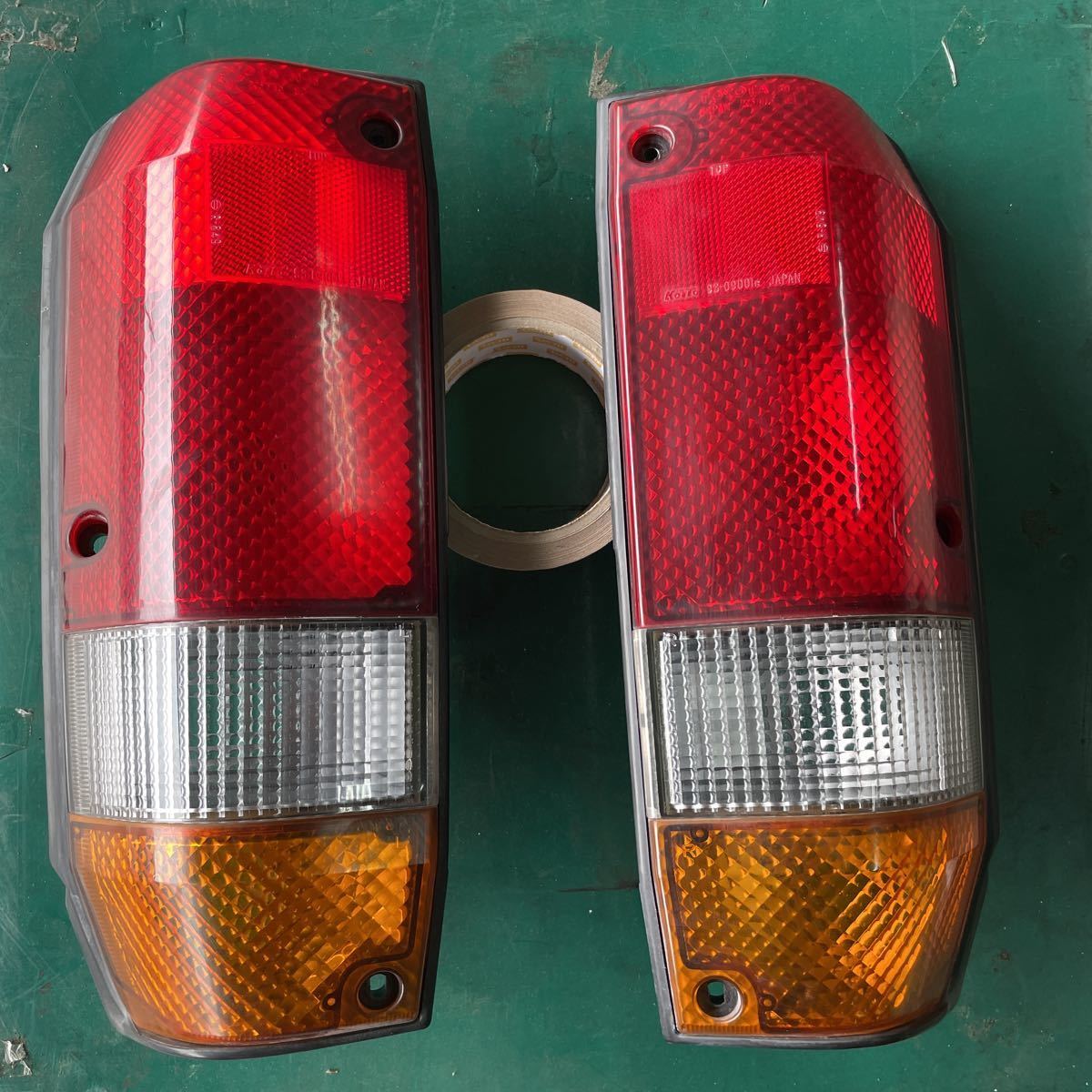 ランクル7078プラド純正テールランプテールライトレンズ左右トヨタ