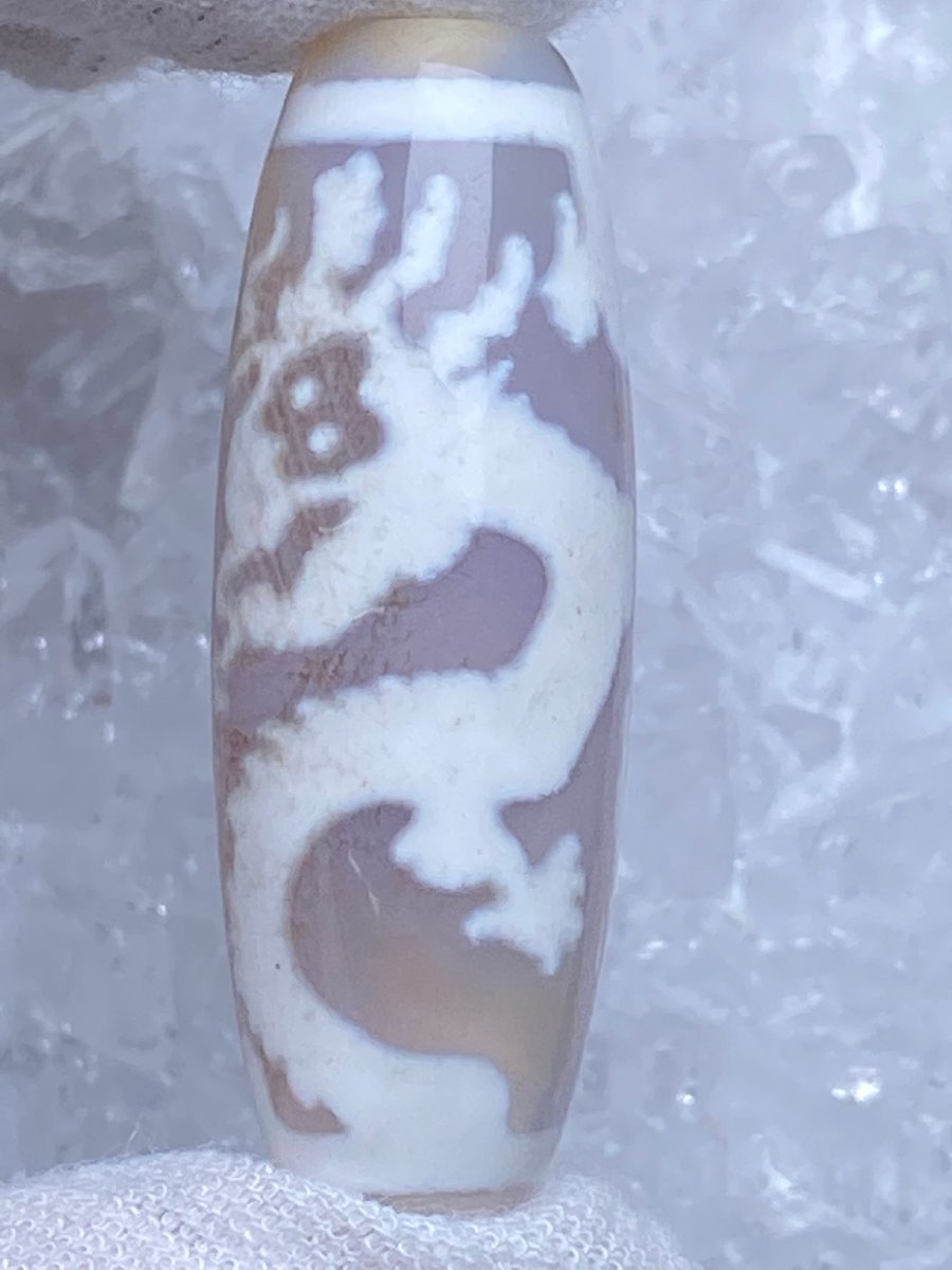 即決 1027e099 新入荷★【チベット老玉髄龍神天珠】★ 39.3x13.8mm（新品）