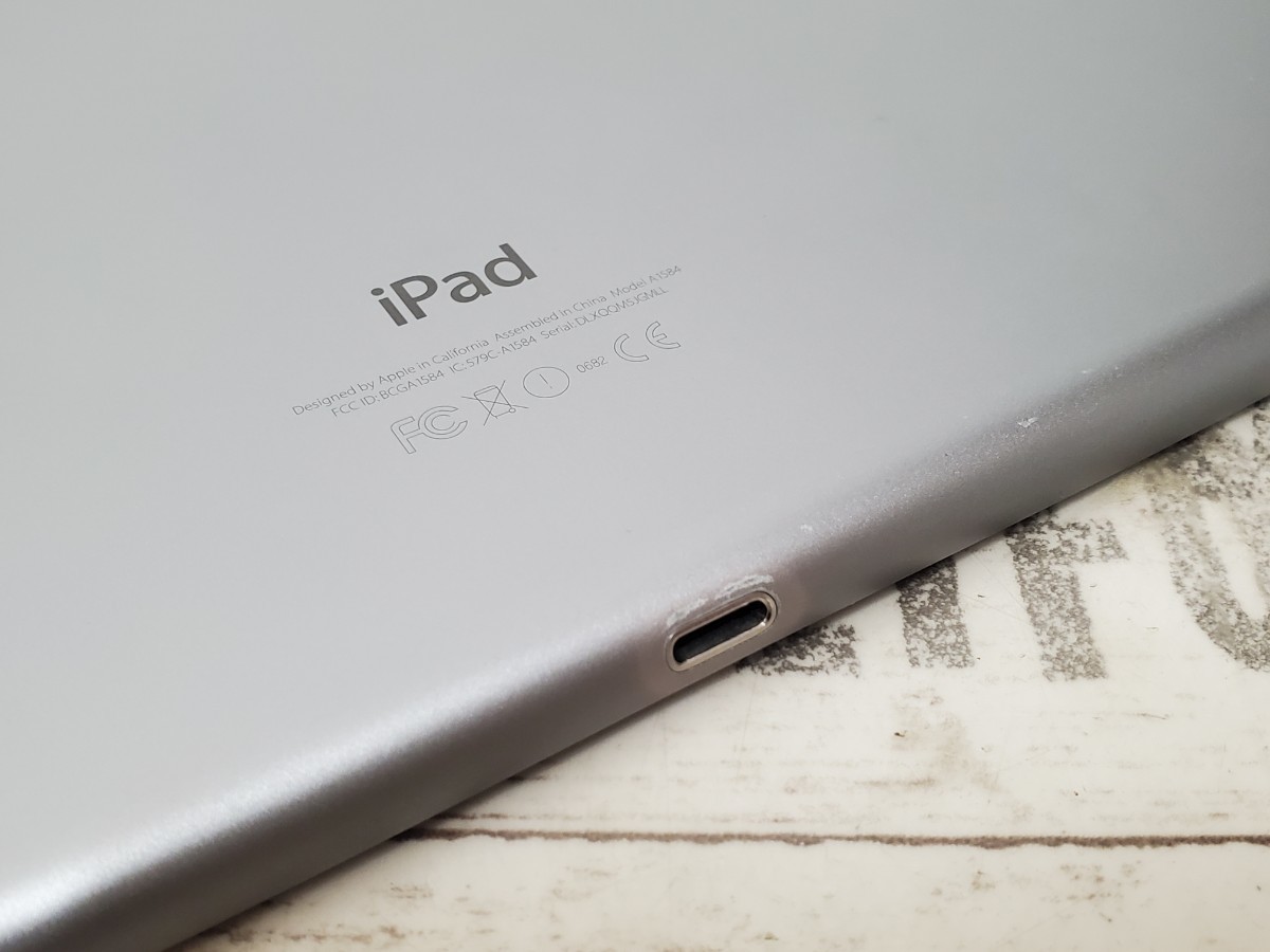 iPad Pro 12.9インチ Wi-Fi 128GB スペースグレイ [ML0N2J/A] 第1世代