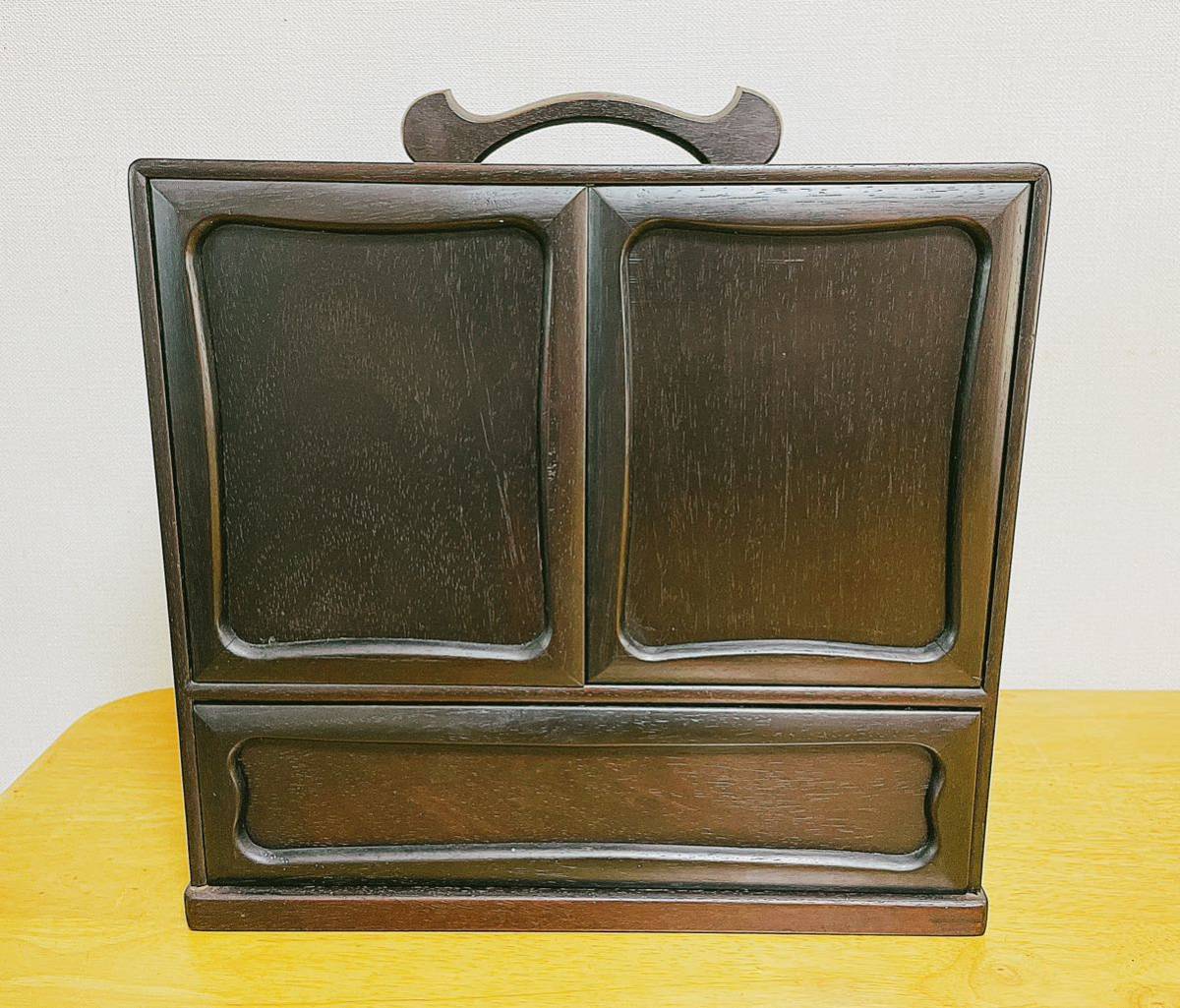 【中古】小箪笥 チェスト 骨董 木製 小物入れ 手芸用具 伝統工芸 古道具 和箪笥 レトロ アンティーク ビンテージ 現状品 DM0720M