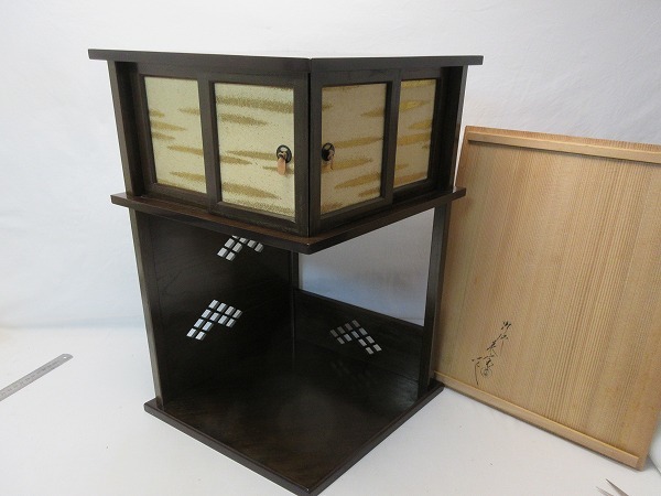 I07805 【 美品 川瀬表完作 茶道具 淡々斎好み 徒然棚 組立式 共箱 】 検) 作家物 煎茶道具 茶懐石 木工芸 漆芸 小棚 棚物 茶棚 茶道 ⅳ Yahoo!オークション 「徒然棚」の落札 棚」の落札相場・落札価格