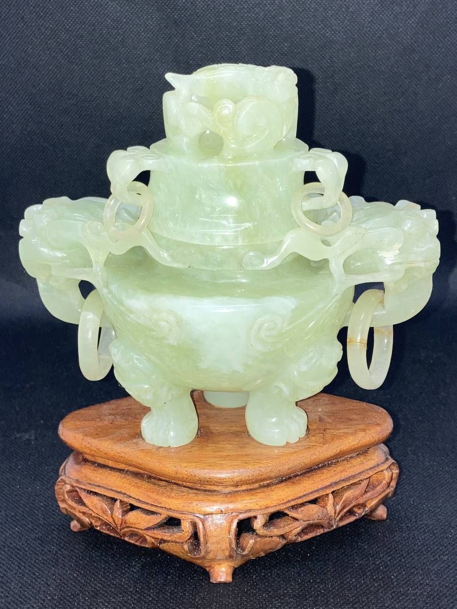 翡翠の自然石彫刻 木製台座付き 約30cm E-4 ②緑石 翡翠石 翡翠 ヒスイ 天然石 誕生石 鑑賞石 台座付き 置物