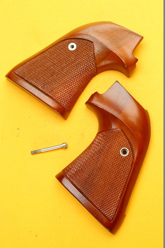 ★★夏休み特価企画★★ルガーブラックホーク357マグ用ターゲットグリップ　ｓ９０１