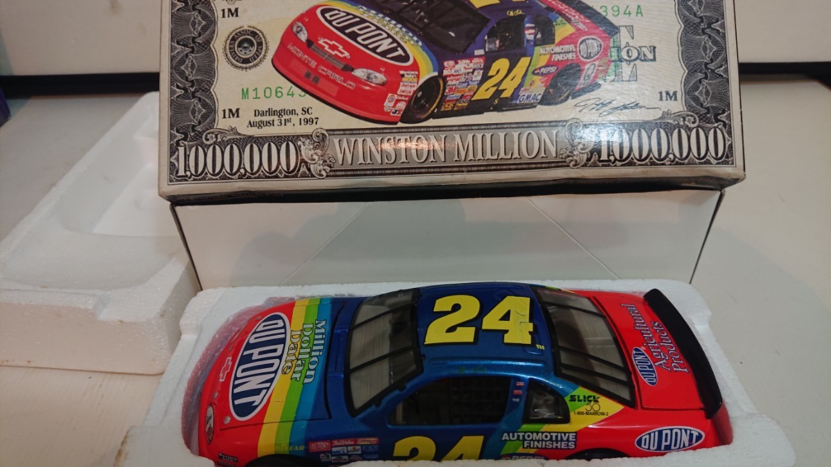 ACTION CHEVROLET MONTE CARLO Dupont #24 1/24 NASCAR アクション