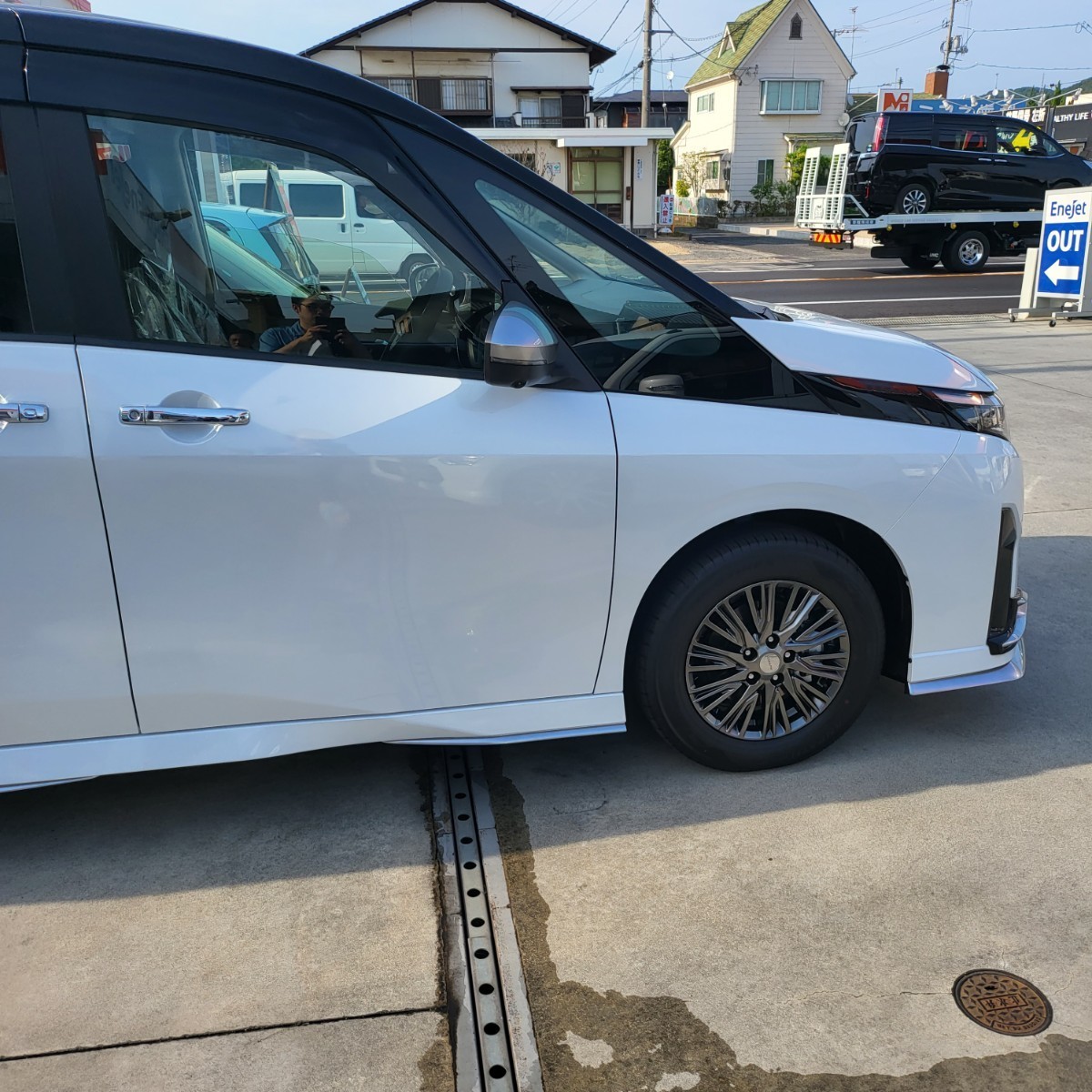 セレナ c28 e-power オーテック 日産 新車外し ホイールタイヤ 4本
