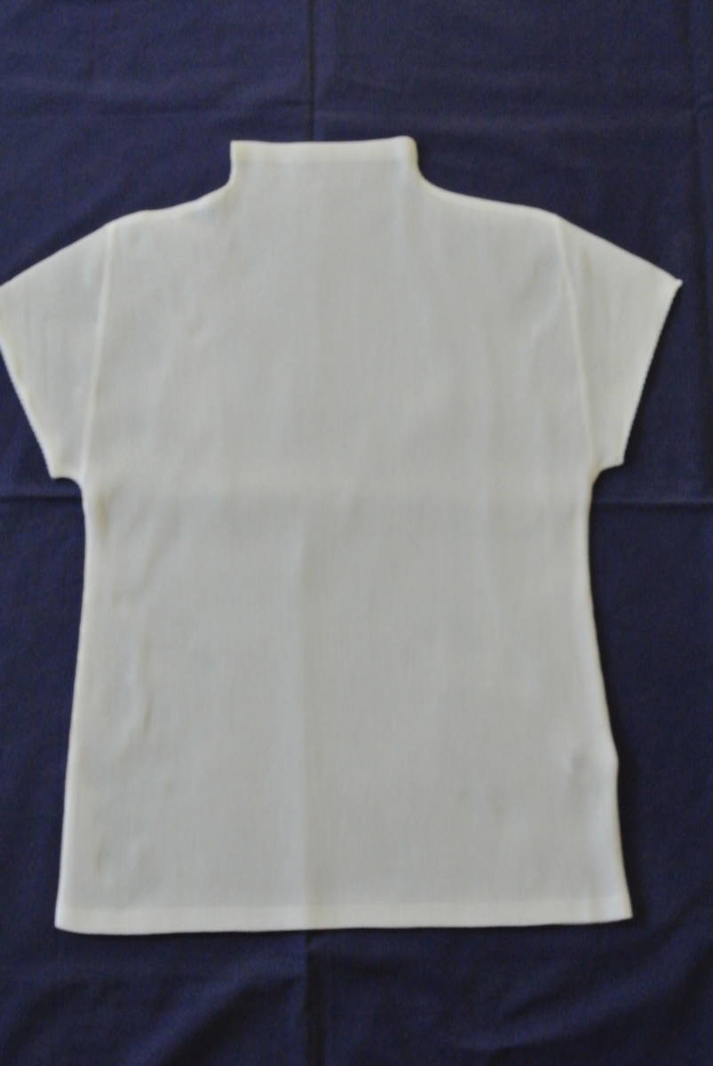 イッセイミヤケ PLEATS PLEASE トップス 白 サイズ03 ハイネック