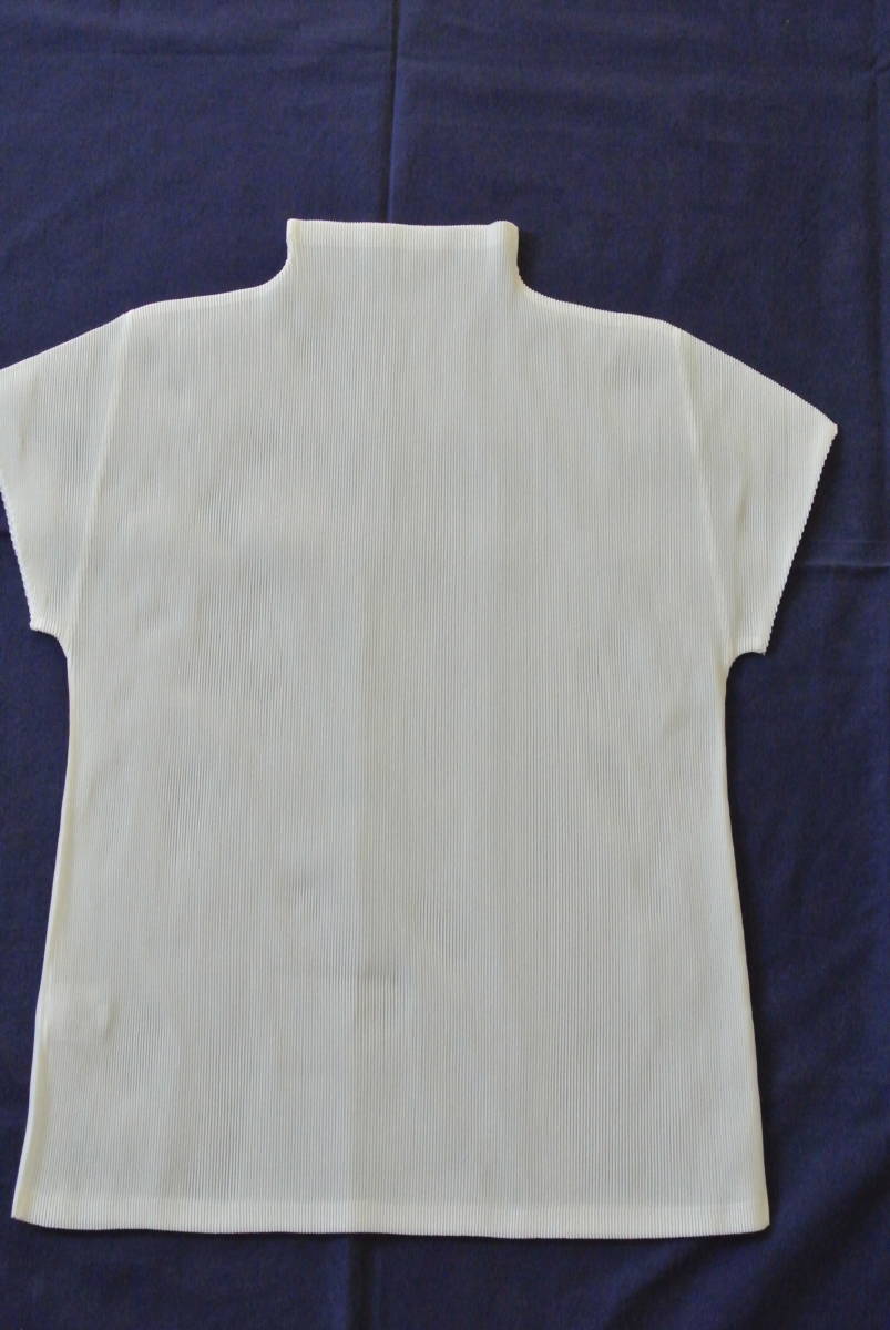 PLEATS PLEASE イッセイミヤケ PLEATS PLEASE トップス 白 サイズ03