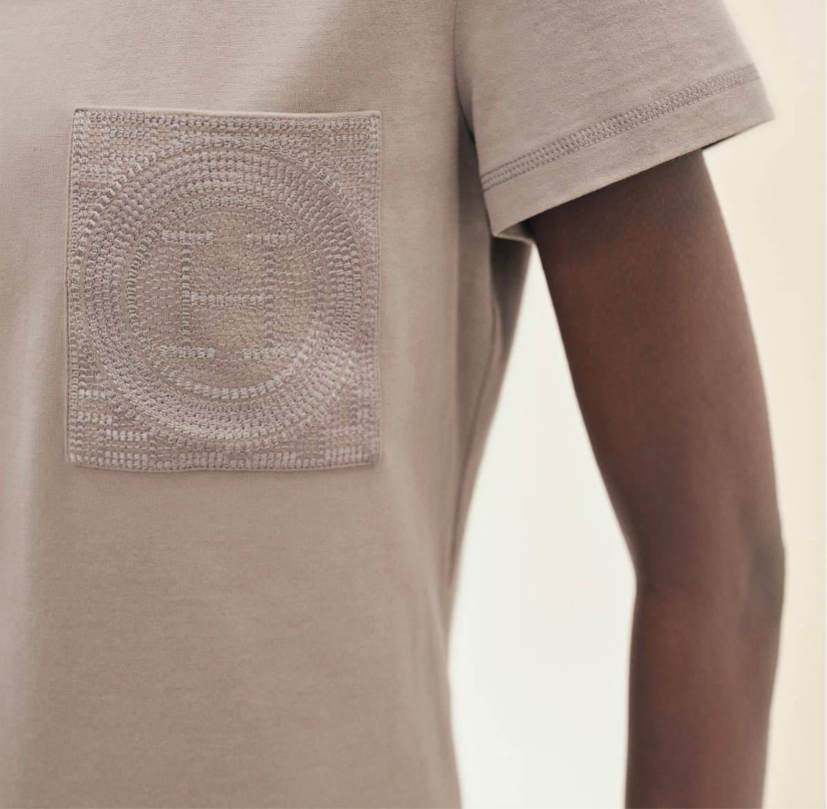  HERMES エルメス Hロゴ 刺繍 ポケット Tシャツ エトゥープ 40 コットン ケリー バーキン コンスタンス ピコタン ガーデンパーティー(半袖Ｔシャツ)｜売買されたオークション情報、yahooの商品情 女性用