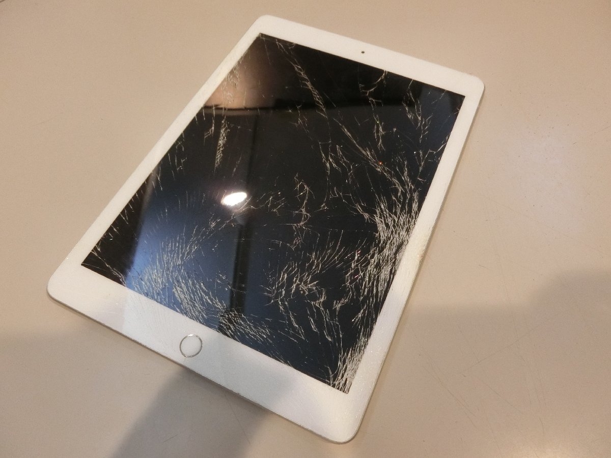  Softbank 判定 iPad 5 cell 32GB シルバー 品 本体のみ(iPad本体)｜売買されたオークション情報、yahooの商品情報をアーカイブ公開 - オークファン iPad本体