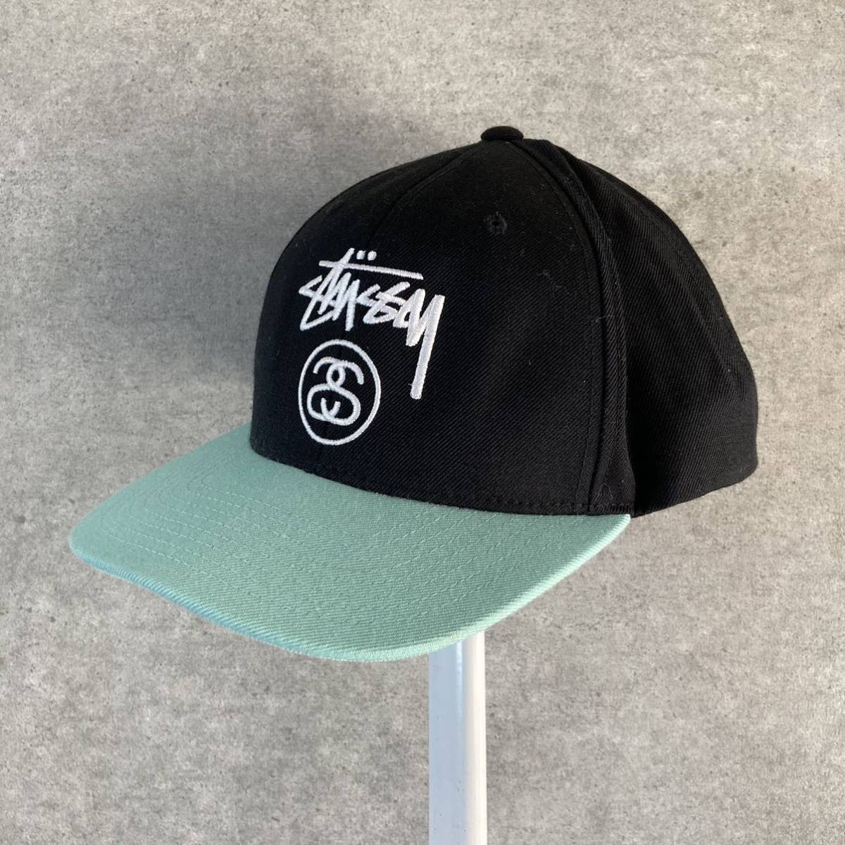 STUSSY ステューシー STARTER製 スナップバックキャップ ブラック×水色 