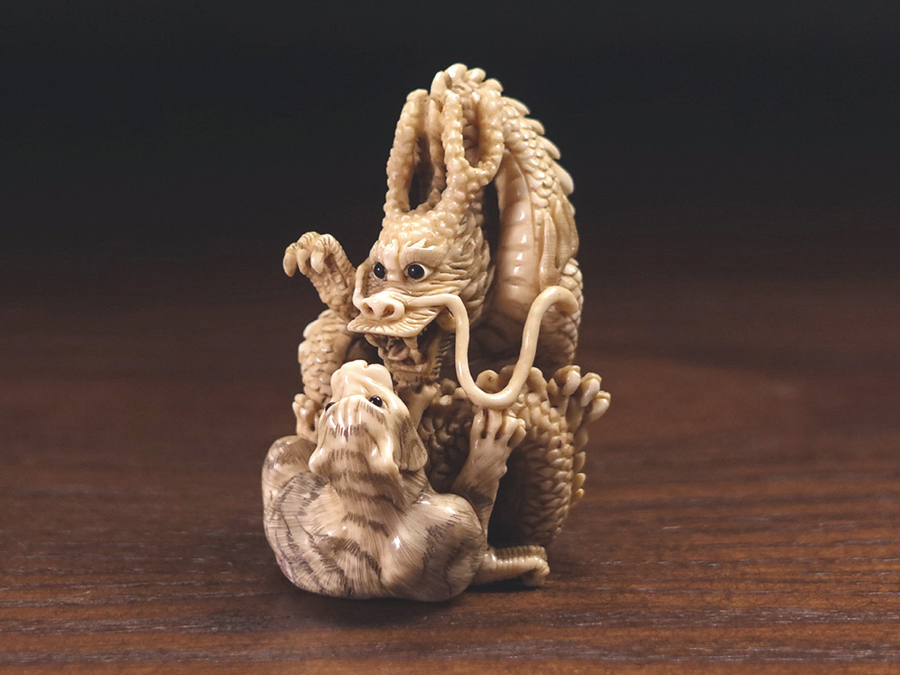 NETSUKE 超絶技巧 根付 Yahoo!オークション - 時代 友親銘 天女飛天図
