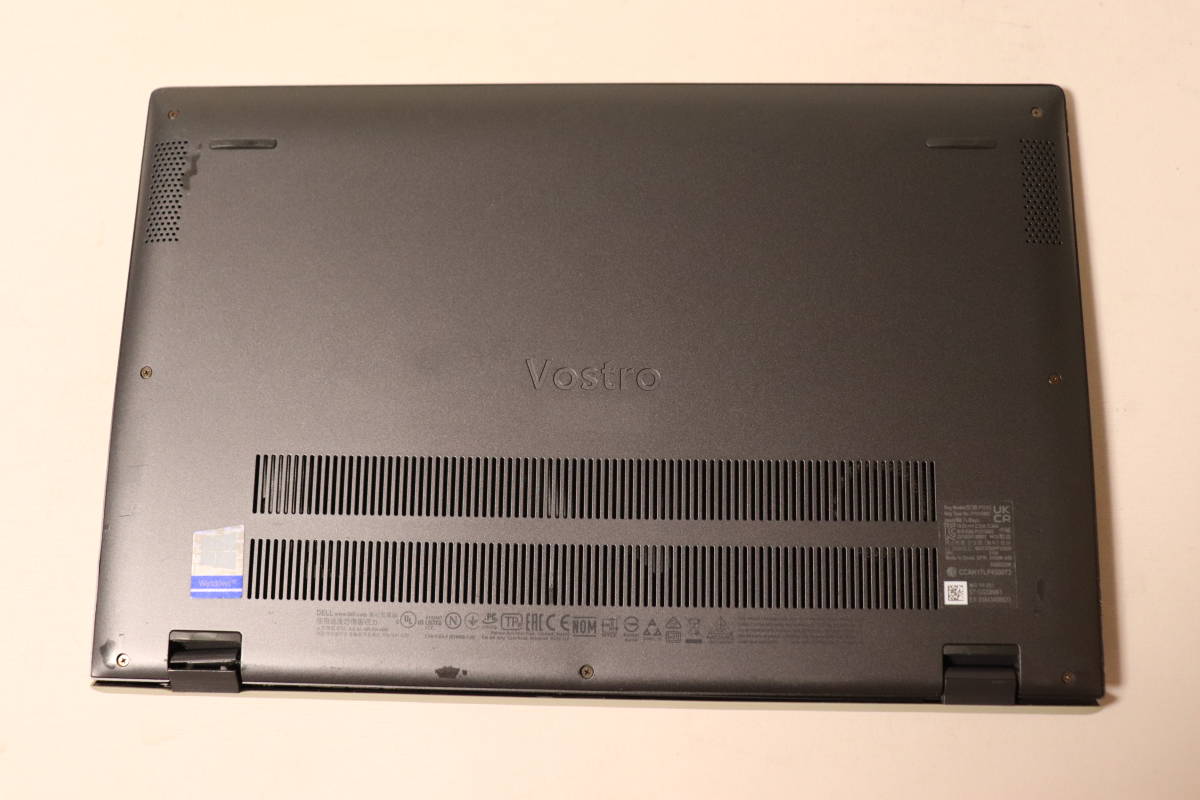 M602. DELL / Vostro 5301 / Core i5-1135G7 / 8GBメモリ / SSDなし 