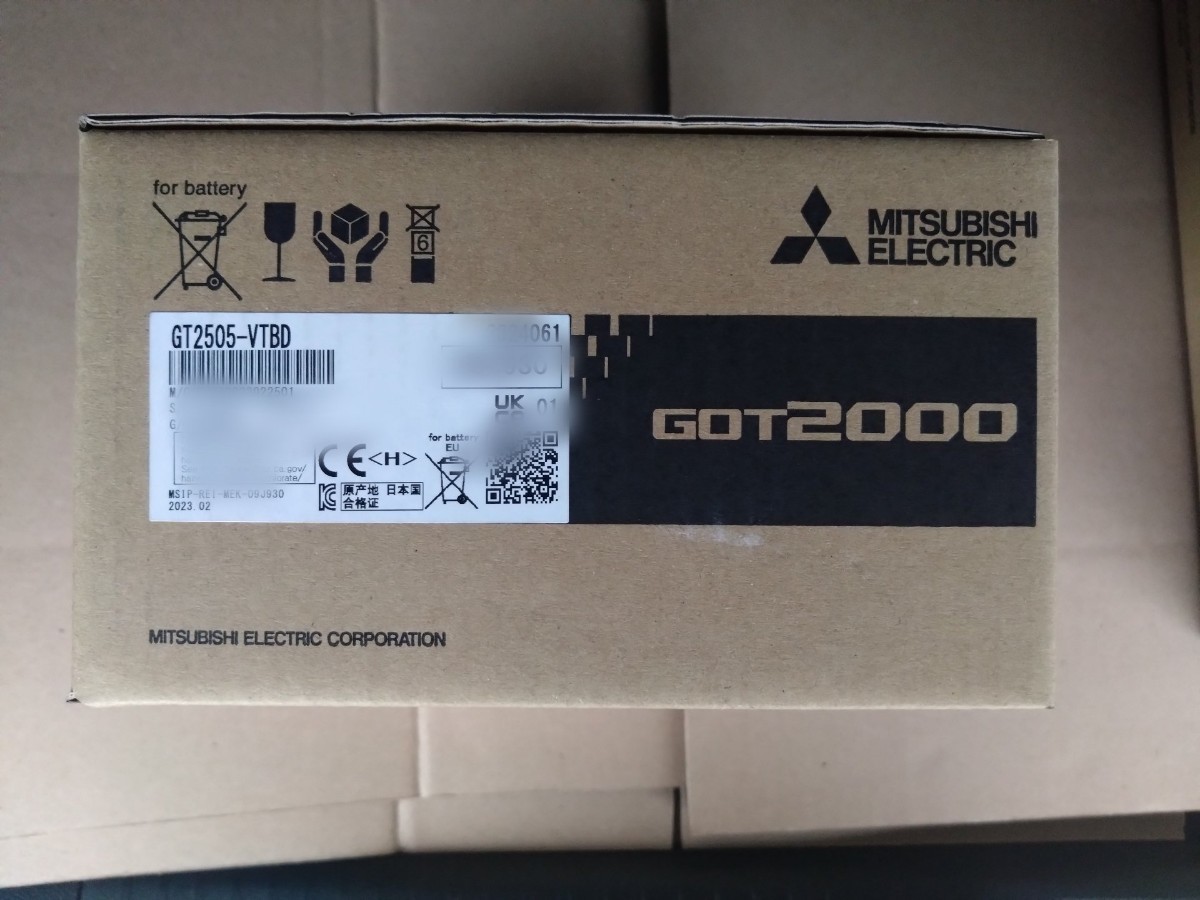 三菱製タッチパネル　型式GT2505-VTBD