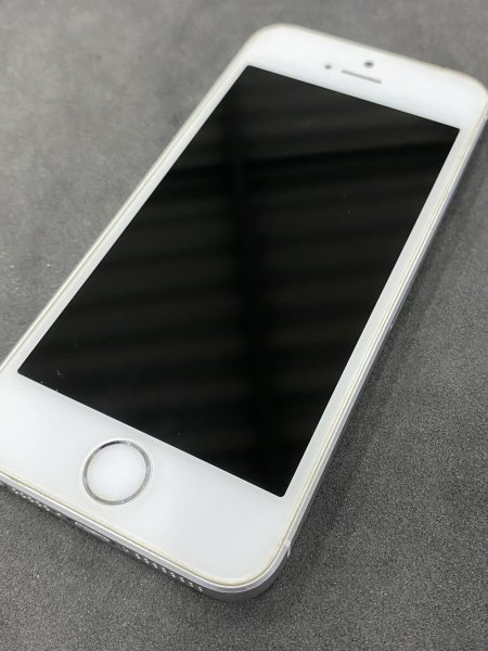 美品】iPhoneSE 64GB シルバー docomo 第一世代 エアドロ iPhone SE