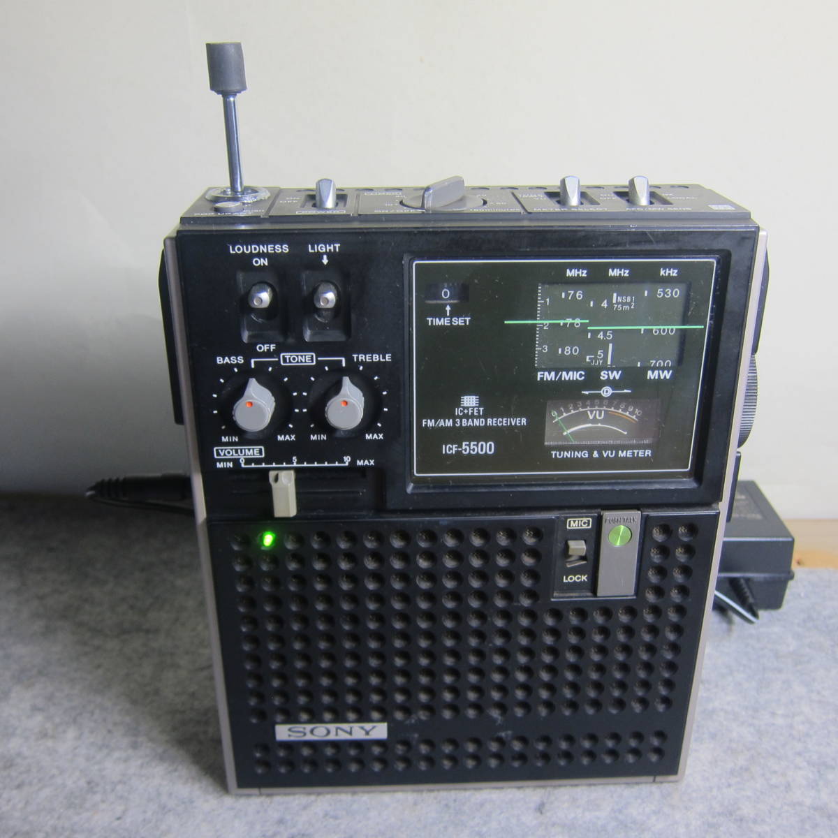 動作品 SONY ICF-5500 ラジオ ソニー ICF-5500 スカイセンサーFM/AM/SW 3 BAND 1972年・日本製・純正