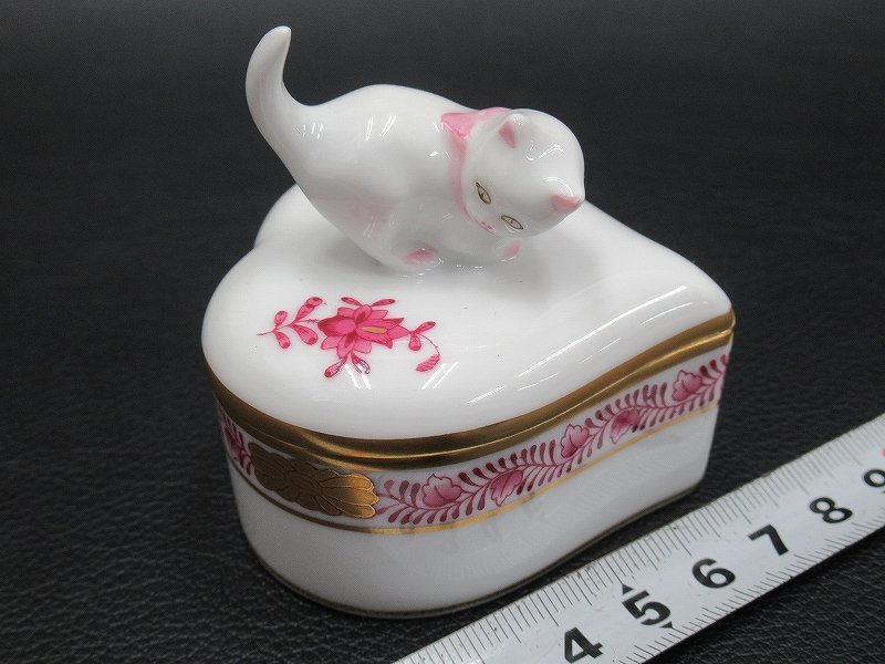 お買い得，得価 D3094 ヘレンド アポニーピンク ハートボックス 猫 小物入れ HEREND(ヘレンド)｜売買されたオークション情報、yahooの商品情報をアーカイブ公開 - オークファン ヘレンド