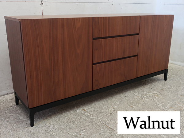 ■P010■展示品■北欧モダンスタイル■ウォールナット■サイドボード■リビングボード■シンプル■キャビネット■