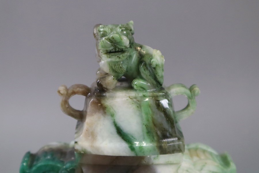 香炉 中国古玩 彫刻 蓋物 唐木台付 翡翠玉石 蓋獅子 翡翠香炉 獅子耳遊