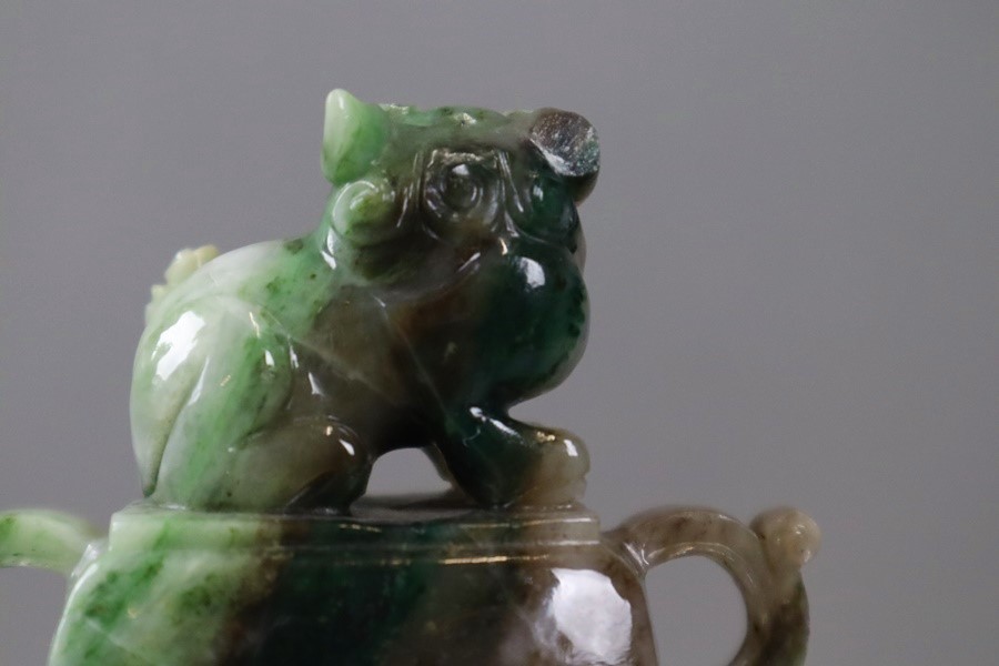 香炉 中国古玩 彫刻 蓋物 唐木台付 翡翠玉石 蓋獅子 翡翠香炉 獅子耳遊