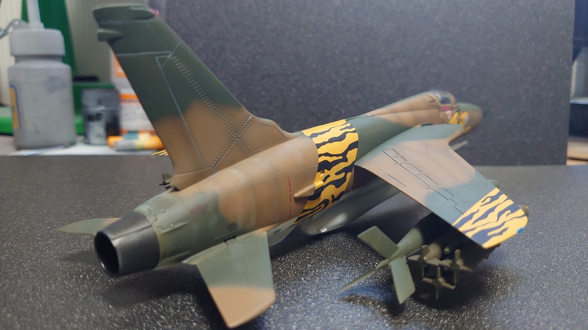 完成品ハセガワ 1⁄48 F-105G サンダーチーフ ワイルドウィーゼル