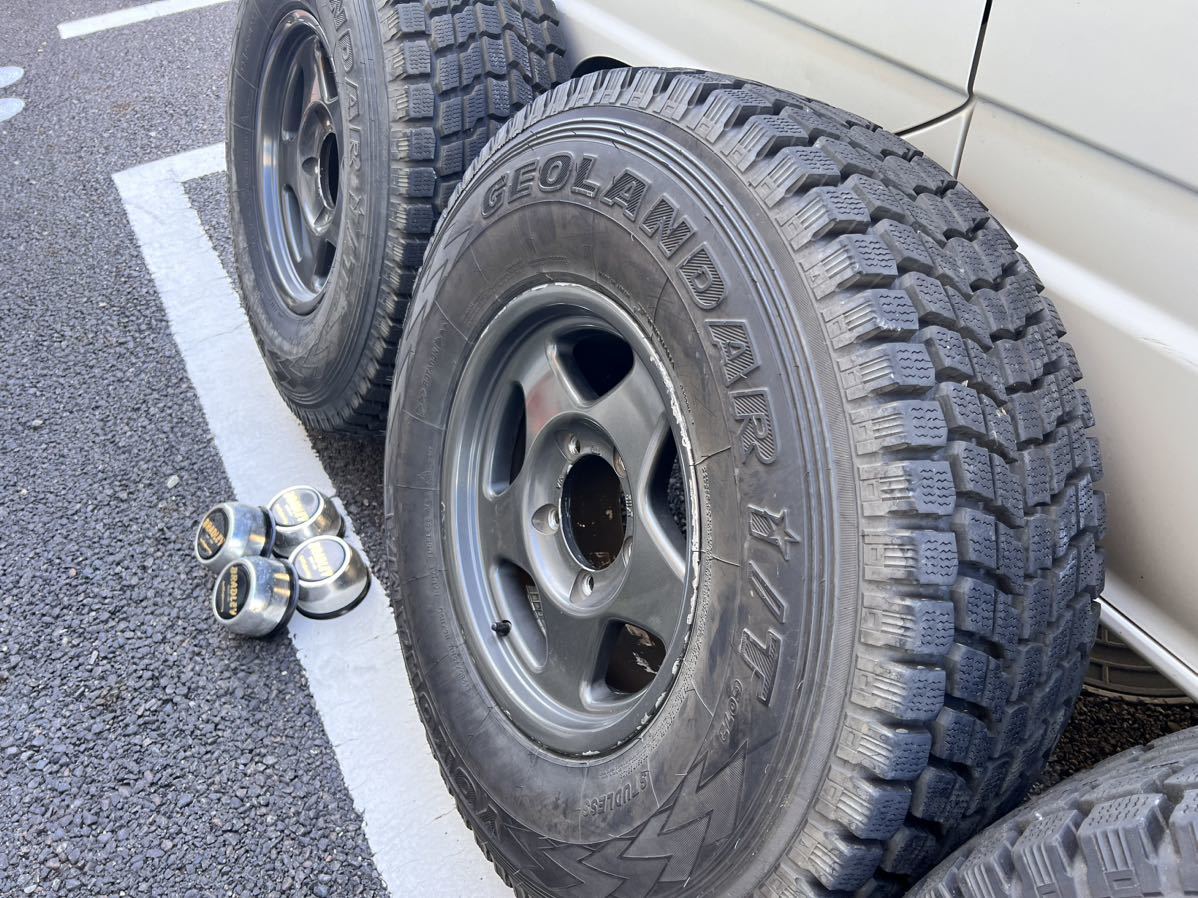 ブラッドレーV ガンメタ16×9J +53 PCD150 5H 4本タイヤ付き4×4 