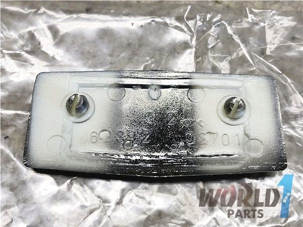 ☆新品・レア物☆C230 ローレル 純正 グリルセンターエンブレム