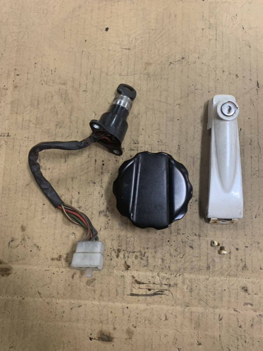 B14 極上　1台ばら売り　CB400N　キーセット　メインキー　タンクキー　タンクキャップ　純正　希少　CB250N　CB250T　CB400T　ホーク バブ