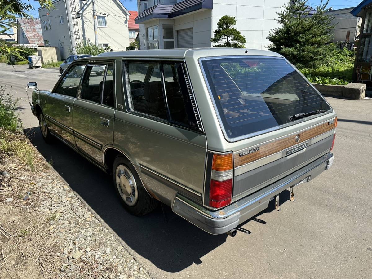 WY30右ドアー （2UPJ-80451210]セドリック ワゴン(WY30)右ドアミラー 