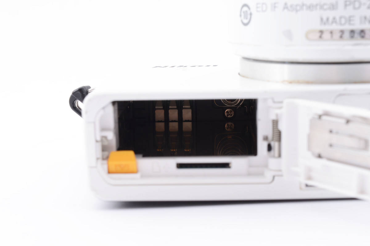 Nikon ミラーレス一眼 Nikon1 J4 ダブルズームキット ホワイト J4WZWH