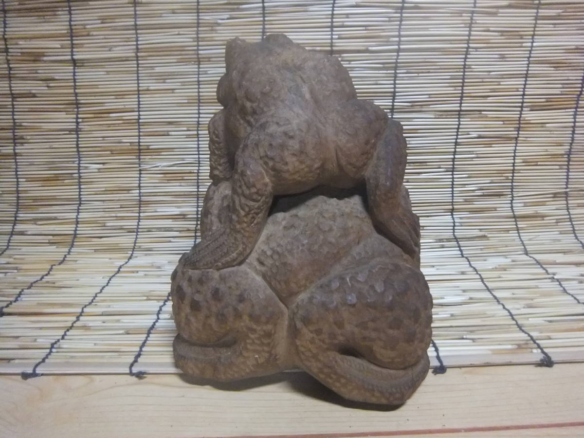 一刀彫 親子蛙 置物 縁起物 木彫り 一刀彫 おんぶ蛙 親子蛙 縁起物 骨董の入札履歴 - すべての入札履歴
