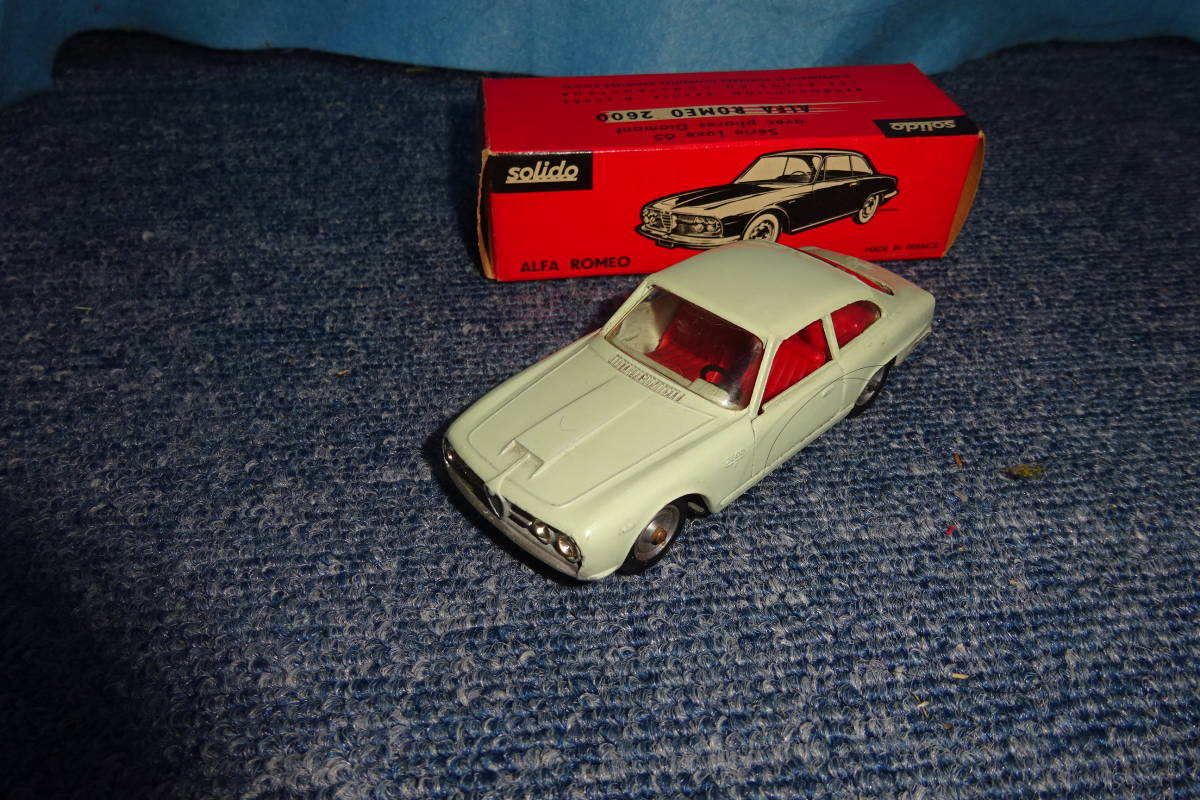 1/43 アルファロメオ　２６００　フランス製