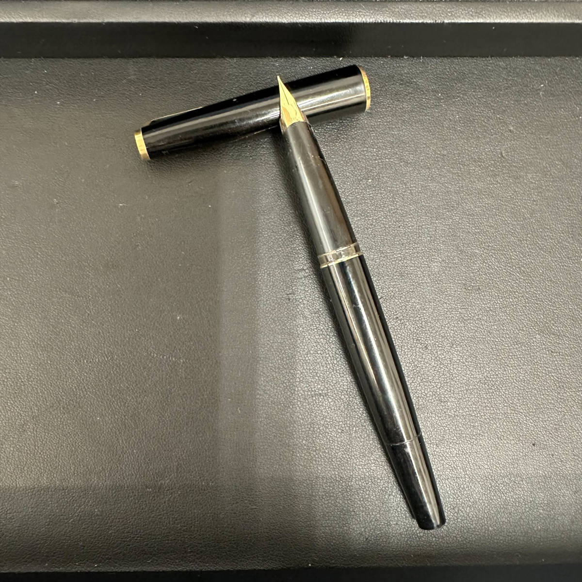 お買い得，定番 【#10665C MONTBLANC モンブラン 万年筆 320 ペン先585 