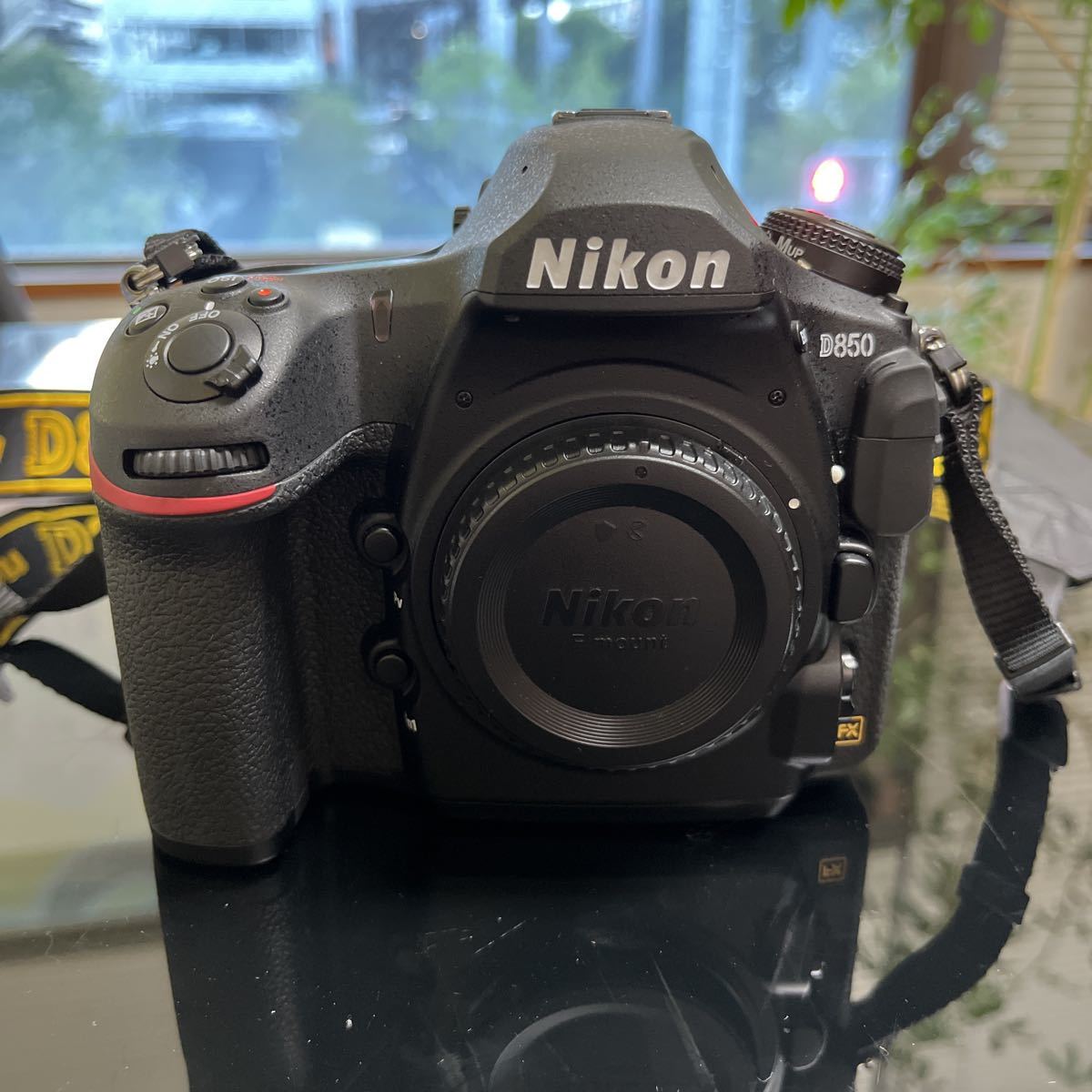◇美品【Nikon ニコン・バッテリー充電器付】D850 ボディ デジタル一眼
