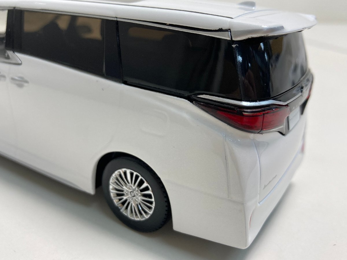 【★35-1819】■中古■トヨタ アルファード プラチナホワイトパールマイカ ミニカー　1/30（5956） トヨタ アルファード ハイブリッド