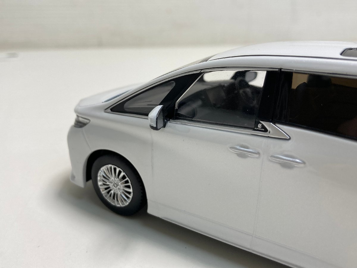 【★35-1819】■中古■トヨタ アルファード プラチナホワイトパールマイカ ミニカー　1/30（5956） トヨタ アルファード ハイブリッド