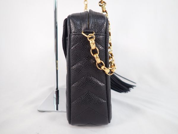 美品 CHANEL シャネル チェーンショルダーバッグ Vステッチ キャビア