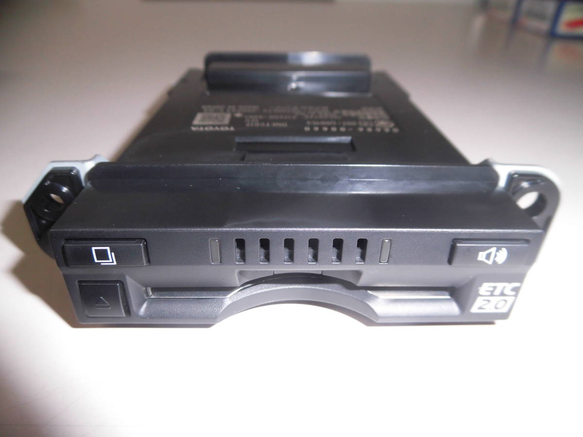 E1096 トヨタ【TOYOTA】純正 ナビ連動 ビルトインETC2.0 08686-00660 普通自動車登録 中古品 トヨタ ETC2.0 トヨタ純正 0 ビルトインETC トヨタ純正etcナビ連動の通販