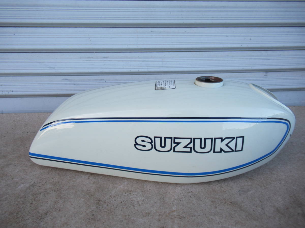 RG50 初期型? スズキ純正 ガソリンタンク タンク 中古品 当時物 SUZUKI 