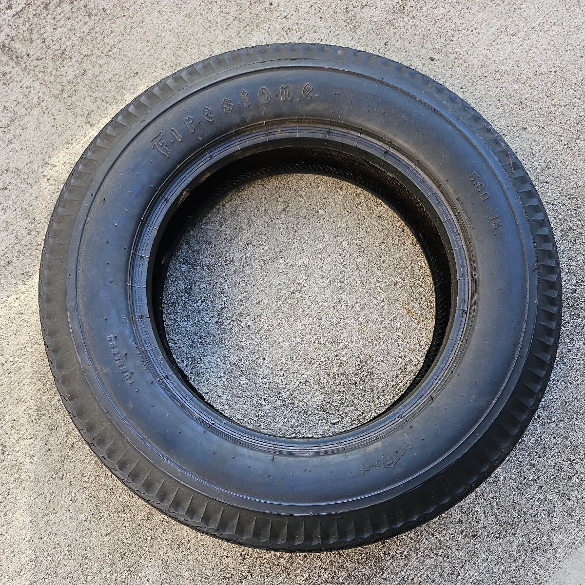 爆買い，限定セール Firestone ファイアストン デラックスチャンピオン 15インチ 5.60 チョッパー ハーレー タイヤ ショベル ナックル(ハーレーダビッドソン用)｜売買されたオークション情報、yahooの商品情報をアー ハーレーダビッドソン用