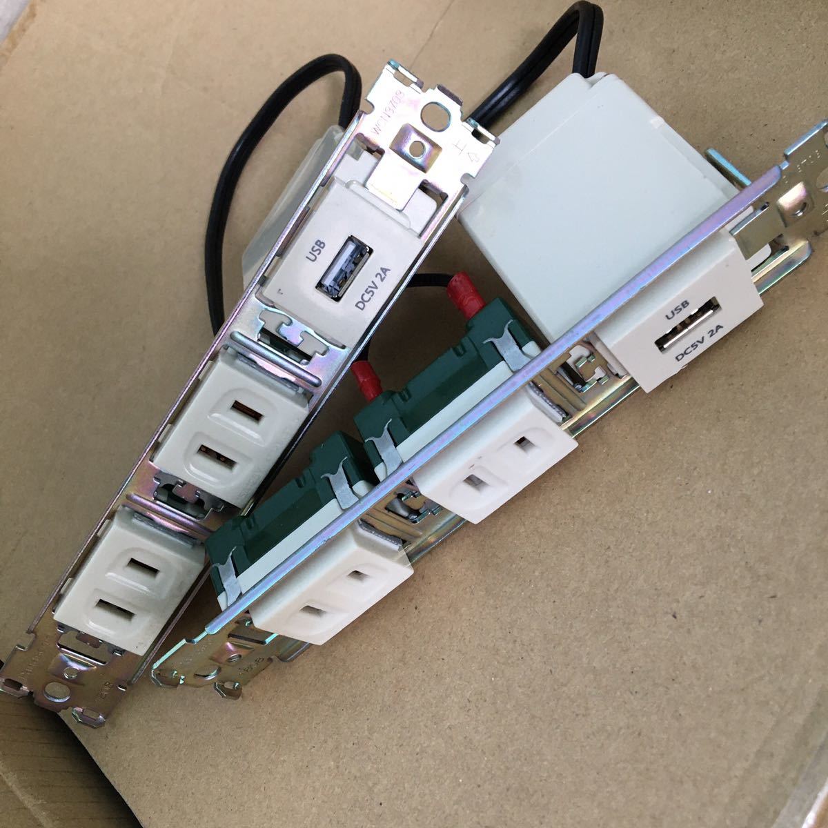 送料無料●新品USBコンセント ×2個●1ポート AC 出力2A 5V DC●NOATEK