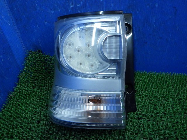 【B】点灯OK ダイハツ純正 LED クリア テール テールランプ テールライト 左/助手席側 TOKAIDENSO 20512 L375S タント カスタム 後期 L385S