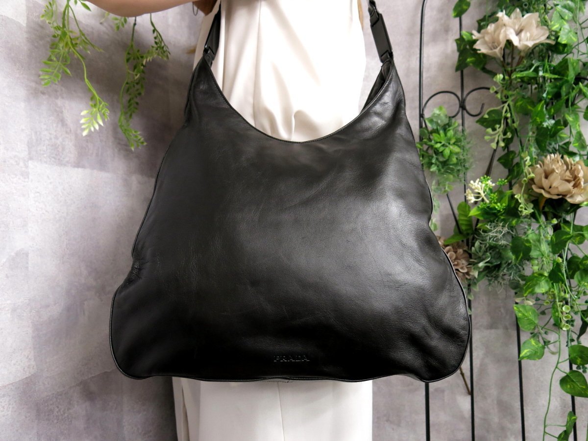 良品 PRADA プラダ ロゴ 型押し オールレザー プラ チェーン 