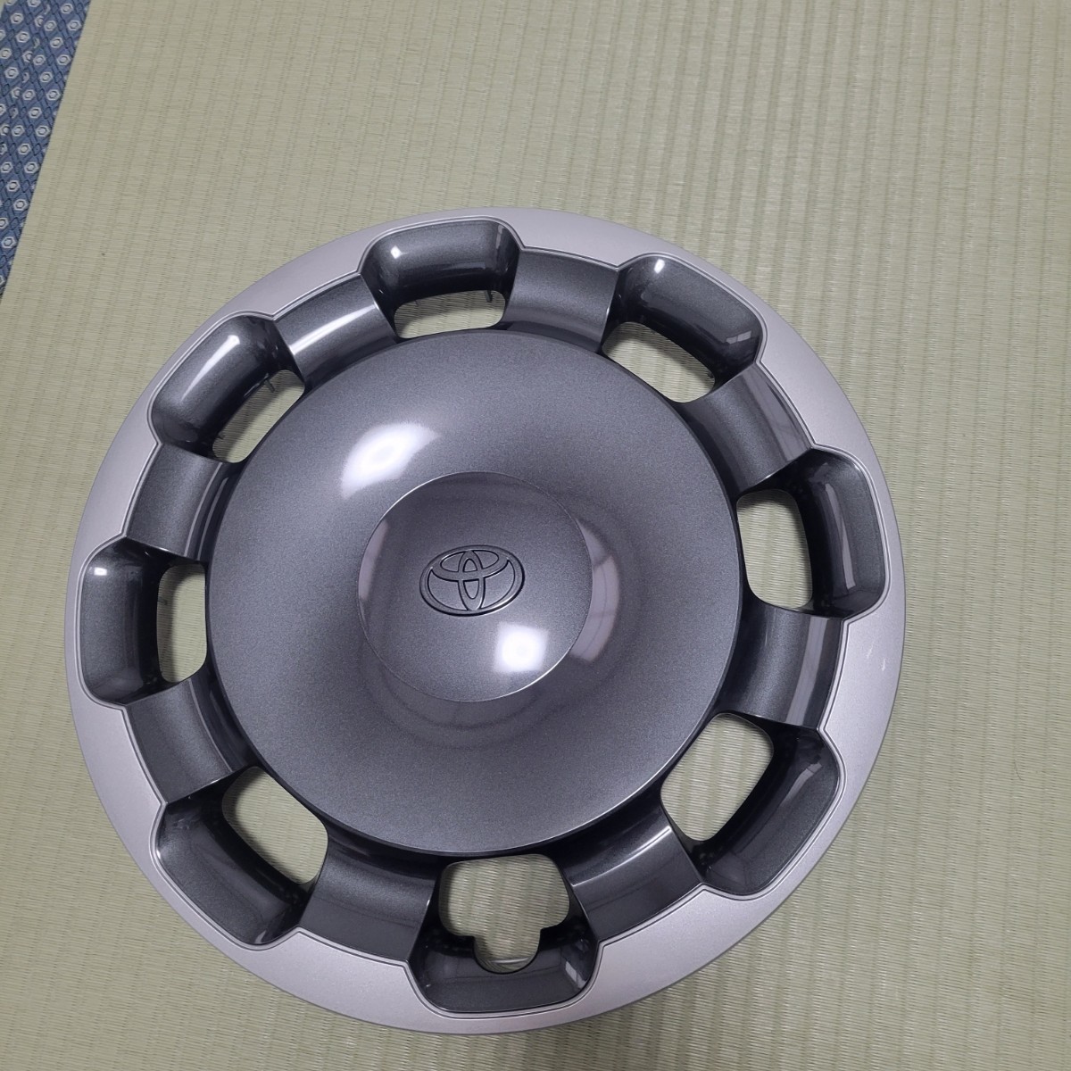 シエンタ 未使用 トヨタ純正 ホイールキャップ 15インチ 品番42602