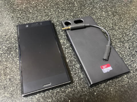 ★docomo SO-02K Xperia XZ1 Compact ブラック+ソフトケース付き（保護シート/画面・カメラ装着済み）San Disk 200GB+純正TVアンテナ★